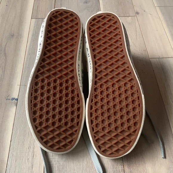 VANS - Picture 9 of 9